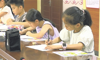 维嘉优配平台 暑期公益艺术培训点亮孩子多彩假期